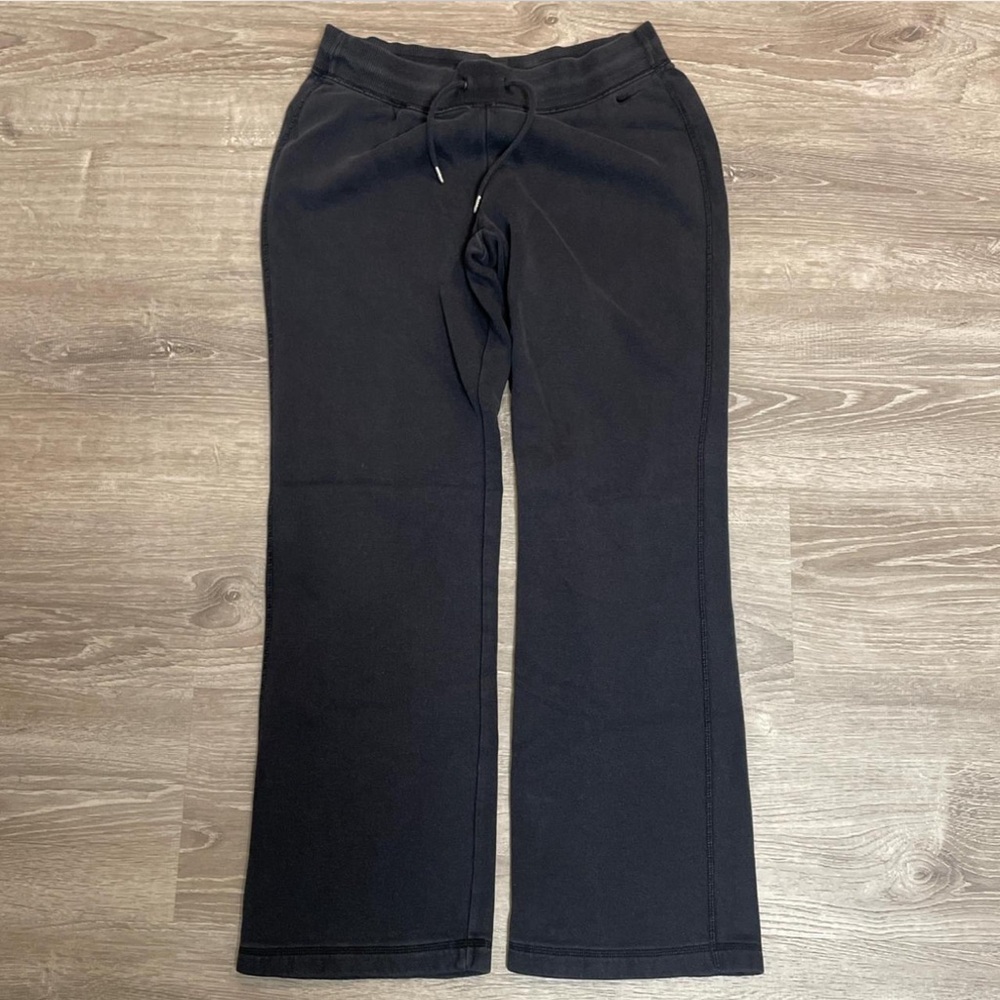Black Wide Leg Nike sweatpants